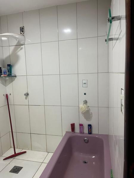 Imagem 12 da galeria do anúncio: Quarto grande Asa Sul