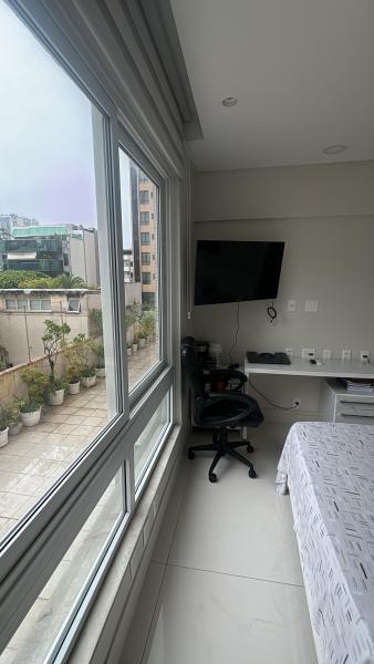 Imagem 3 da galeria do anúncio: Quarto banheiro privativo no Leblon