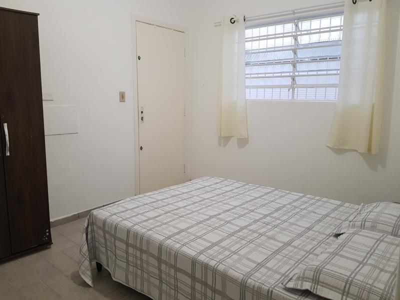 Imagem 2 da galeria do anúncio: Quarto amplo em casa ao lado do Shopping Morumbi