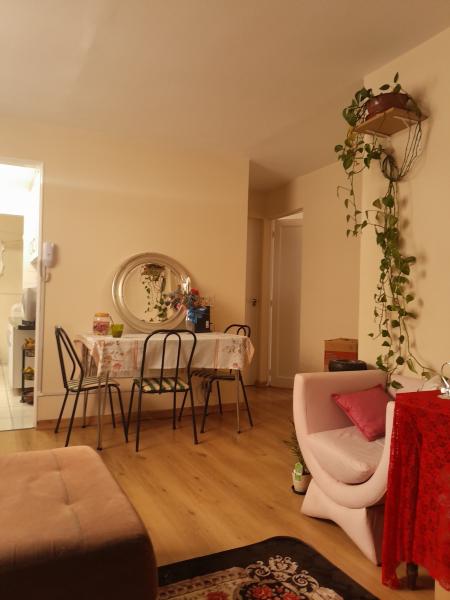 Imagem 1 da galeria do anúncio: Quarto no Batel (grande)