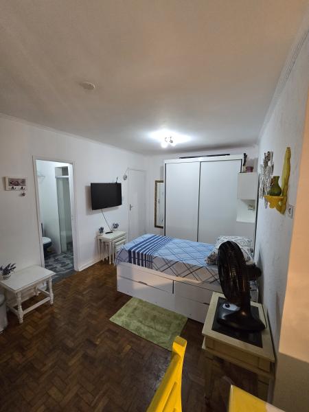 Imagem 2 da galeria do anúncio: Quarto Suíte N.01 totalmente mobiliada e individual.