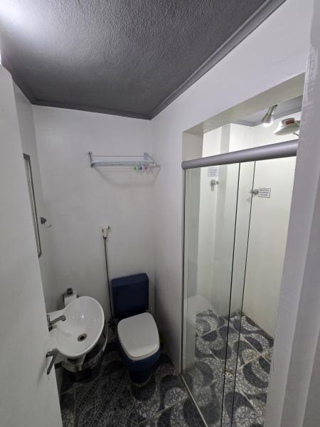 Imagem 5 da galeria do anúncio: Quarto Suíte N.01 totalmente mobiliada e individual.