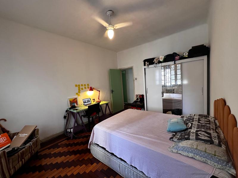 Imagem 9 da galeria do anúncio: Quarto Grande em Laranjeiras com Laje