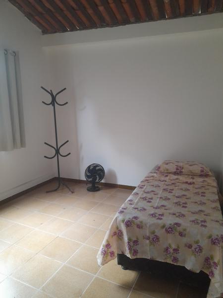 Imagem 1 da galeria do anúncio: Uma casa Mobiliada para Moças.