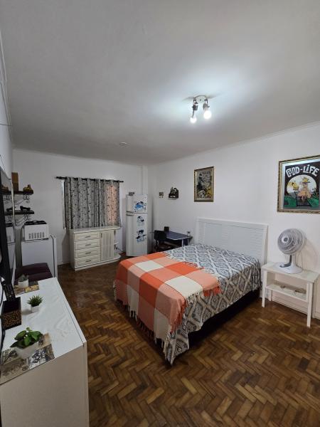 Imagem 1 da galeria do anúncio: Quarto Suíte  N.05 Totalmente mobiliada e individual.