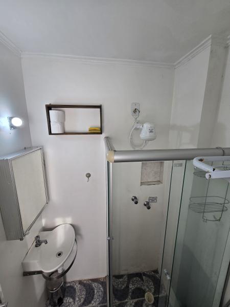 Imagem 6 da galeria do anúncio: Quarto Suíte  N.05 Totalmente mobiliada e individual.