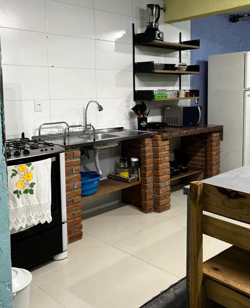 Imagem 10 da galeria do anúncio: Quarto mobiliado,com todas contas inclusas,Centro de PoA Q56