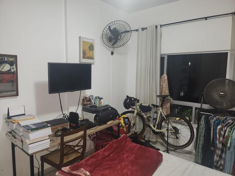 Imagem 14 da galeria do anúncio: Aluga-se quarto no posto 6 (Copacabana com Ipanema)