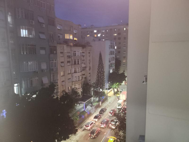 Imagem 13 da galeria do anúncio: Aluga-se quarto no posto 6 (Copacabana com Ipanema)