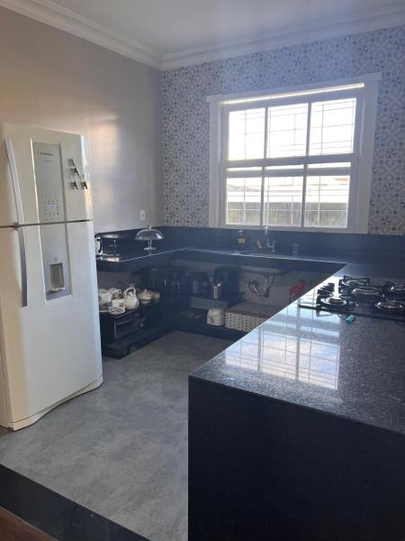 Imagem 4 da galeria do anúncio: ALUGUEL QUARTO COM SUÍTE