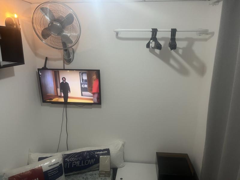 Imagem 6 da galeria do anúncio: QUARTO COMPACTO, TOTALMENTE MOBILIADO.