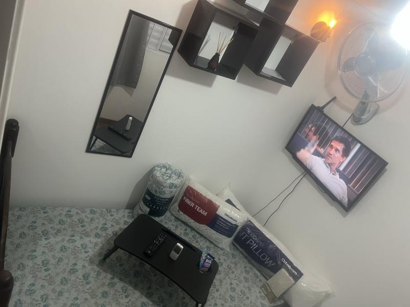 Imagem 2 da galeria do anúncio: QUARTO COMPACTO, TOTALMENTE MOBILIADO.