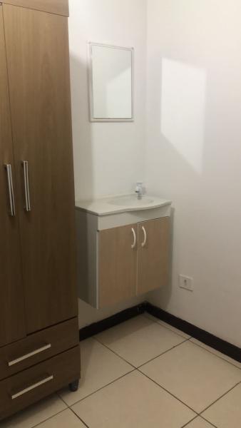 Imagem 8 da galeria do anúncio: Aluga Quarto - UFPR Politécnico e Botanico - Jardim das Amer