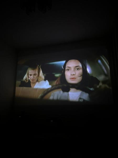 Imagem 3 da galeria do anúncio: Quarto em casa com piscina e sala de cinema