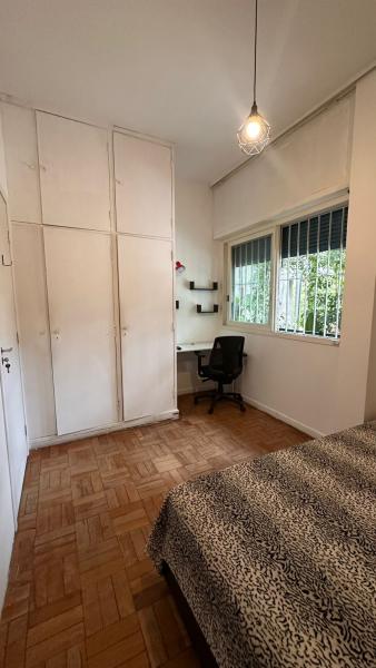 Imagem 6 da galeria do anúncio: Quarto em casa com piscina e sala de cinema