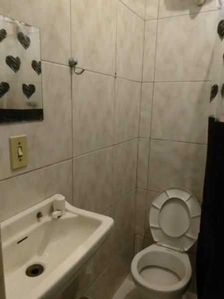 Imagem 8 da galeria do anúncio: Suíte  Individual Solteiro Mobiliada