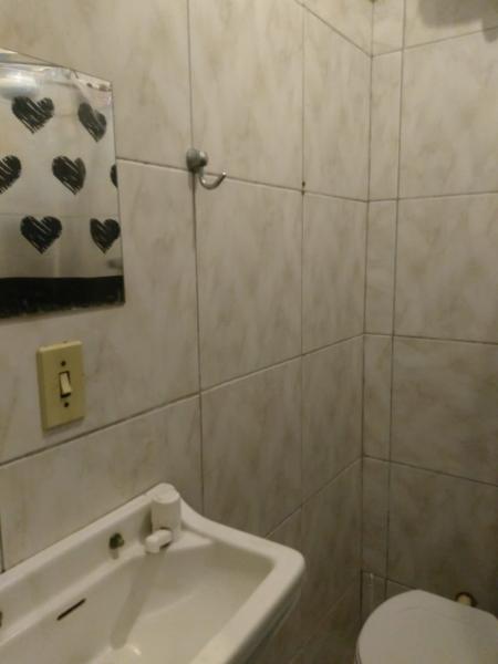 Imagem 9 da galeria do anúncio: Suíte  Individual Solteiro Mobiliada