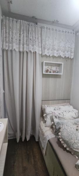 Imagem 1 da galeria do anúncio: quarto feminino individual mobiliado