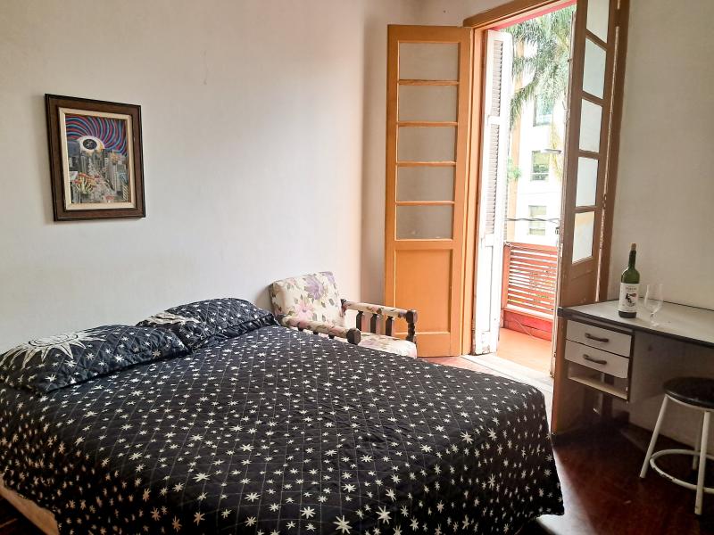 Imagem 1 da galeria do anúncio: Quarto c/ Varanda na Paulista