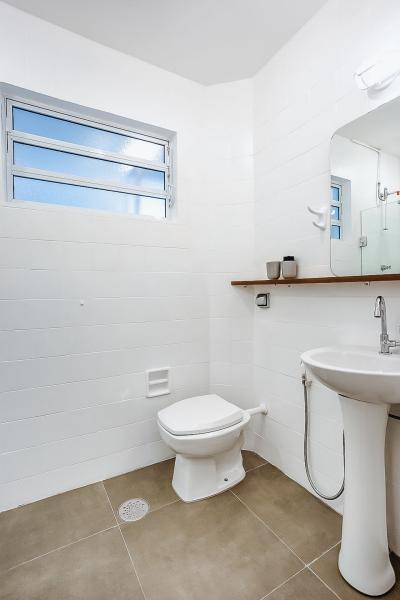 Imagem 7 da galeria do anúncio: Quarto com banheiro exclusivo