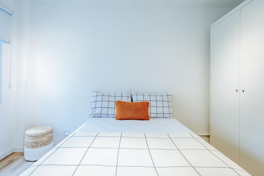 Imagem 1 da galeria do anúncio: Quarto com banheiro exclusivo