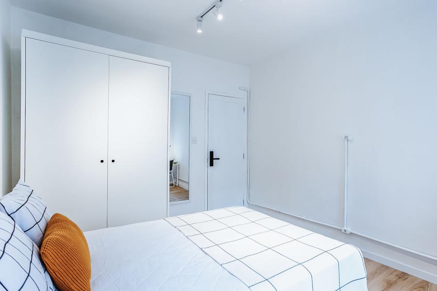 Imagem 3 da galeria do anúncio: Quarto com banheiro exclusivo