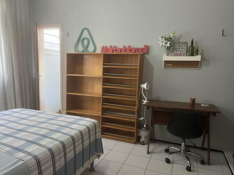 Imagem 3 da galeria do anúncio: Suíte a 2 quadras da beira mar