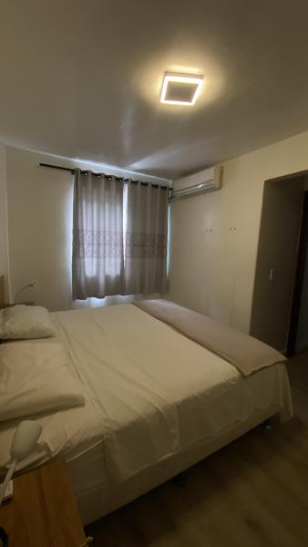 Imagem 6 da galeria do anúncio: Quarto em Coqueiros