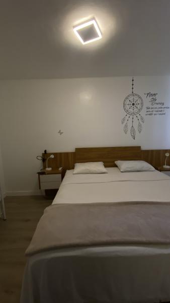 Imagem 4 da galeria do anúncio: Quarto em Coqueiros