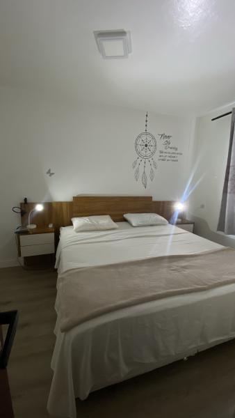 Imagem 2 da galeria do anúncio: Quarto em Coqueiros