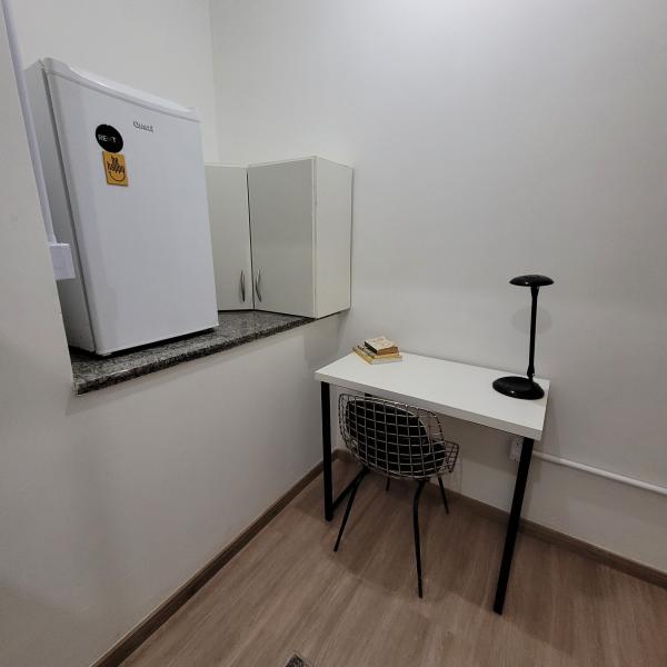 Imagem 4 da galeria do anúncio: QUARTO COM SACADA NO CENTRO HISTÓRICO