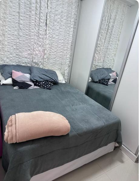 Imagem 1 da galeria do anúncio: quarto privativo mobiliado com ar condicionado