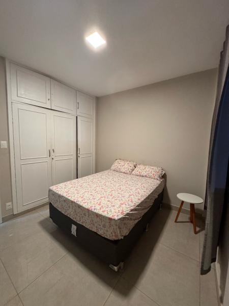 Imagem 3 da galeria do anúncio: Quarto com cama de casal