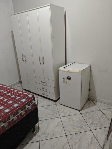 Imagem 9 da galeria do anúncio: kitnets e quarto individuais para rapazes