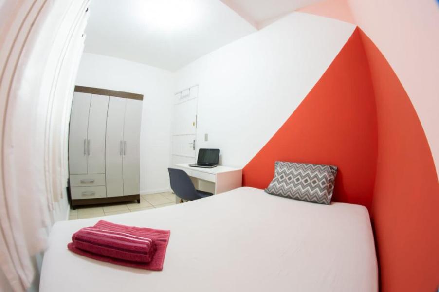 Imagem 2 da galeria do anúncio: Quarto mobiliado próximo à estação Berrini