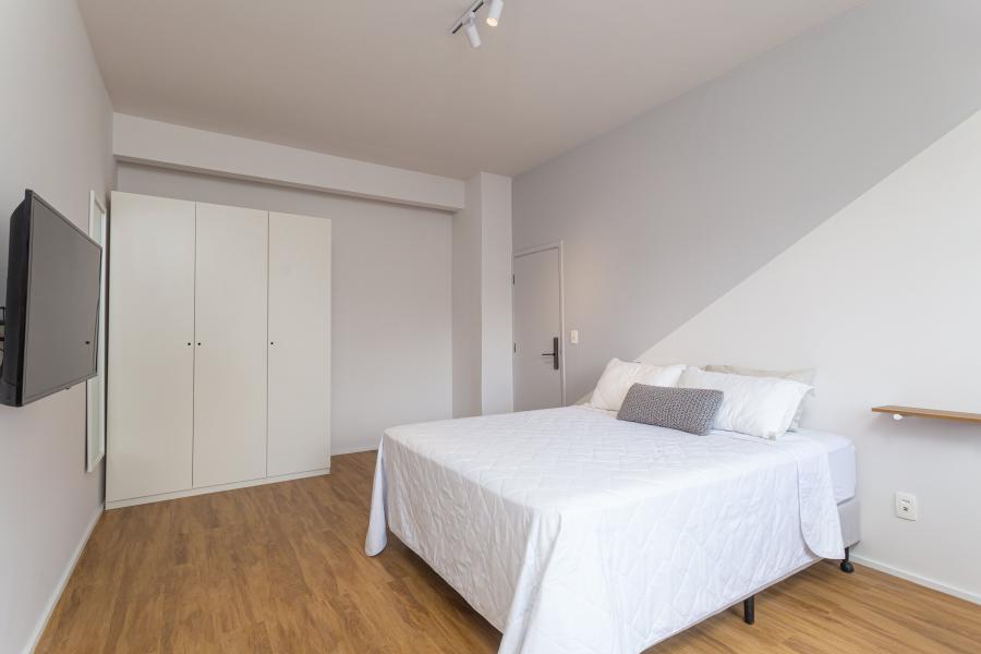 Imagem 4 da galeria do anúncio: Quarto com banheiro exclusivo | Metrô Vergueiro Metro Statio