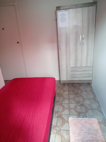 Imagem 4 da galeria do anúncio: Quartos mobiliados bairro bom Jesus Campo Largo