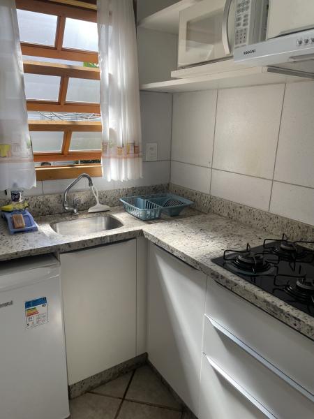 Imagem 3 da galeria do anúncio: Quarto mobiliado em casa de família.