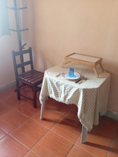 Imagem 4 da galeria do anúncio: Quarto individual mobiliado em vila isabel