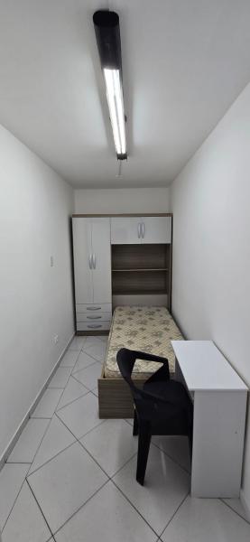 Imagem 3 da galeria do anúncio: quarto a 1 minuto do metro saúde