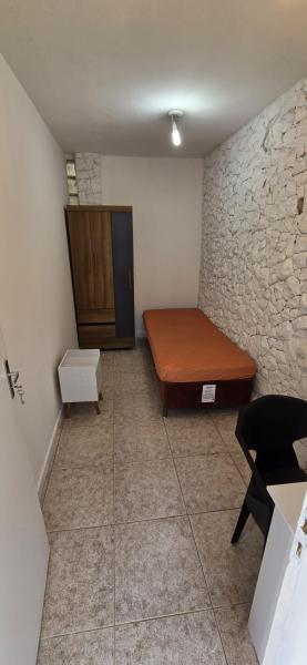 Imagem 4 da galeria do anúncio: quarto a 1 minuto do metro saúde