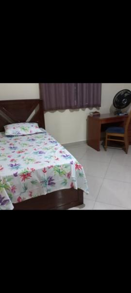 Imagem 12 da galeria do anúncio: Quarto grande Individual com banheiro exclusivo.