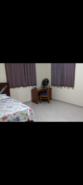 Imagem 10 da galeria do anúncio: Quarto grande Individual com banheiro exclusivo.