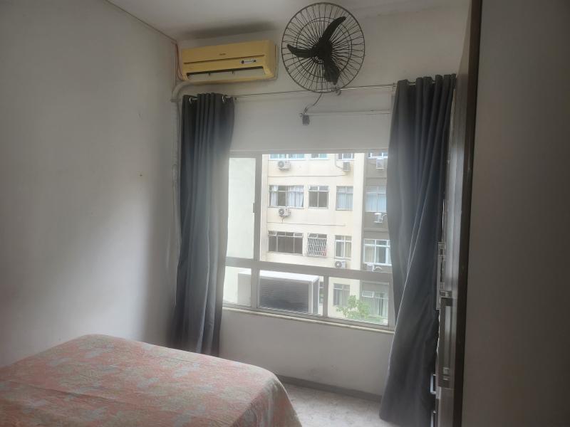 Imagem 6 da galeria do anúncio: Aluga-se quarto no posto 6 (Copacabana com Ipanema)