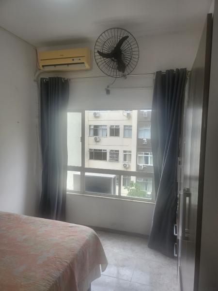 Imagem 2 da galeria do anúncio: Aluga-se quarto no posto 6 (Copacabana com Ipanema)