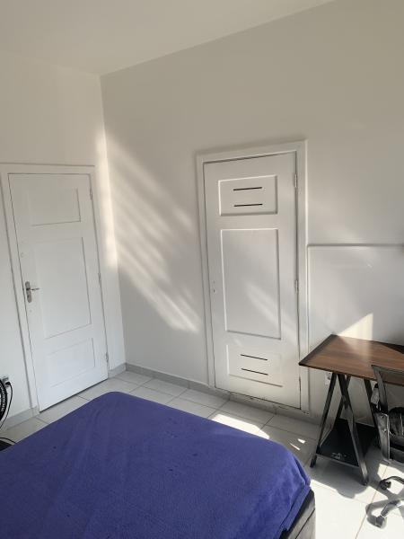 Imagem 3 da galeria do anúncio: Quarto grande, ensolarado e silencioso ao lado da FIAP