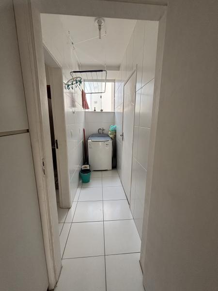 Imagem 6 da galeria do anúncio: Quarto mobiliado no Costa Azul