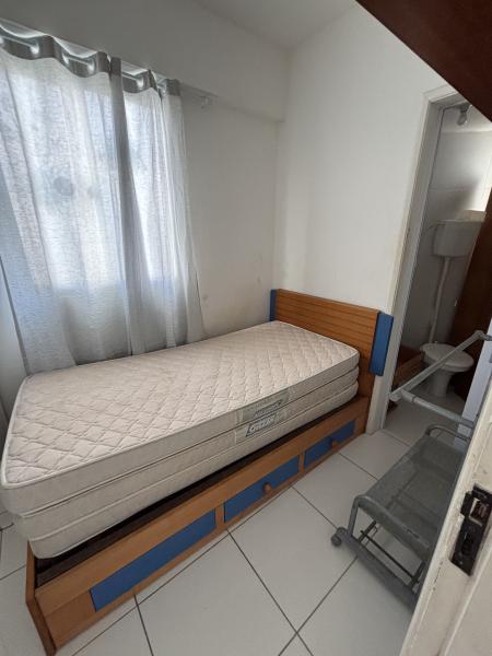 Imagem 4 da galeria do anúncio: Quarto mobiliado no Costa Azul