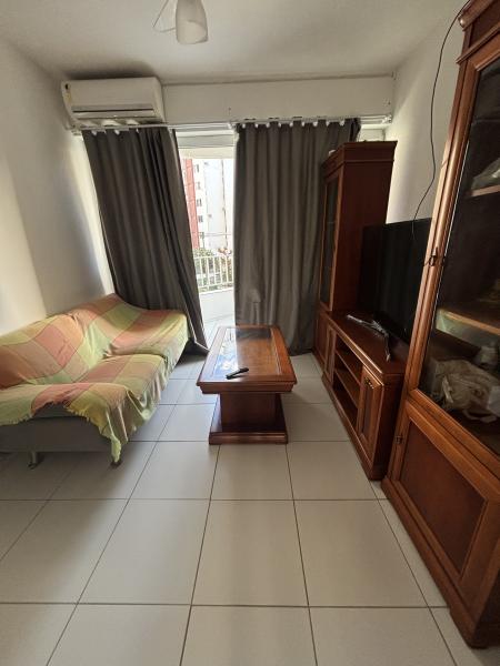 Imagem 2 da galeria do anúncio: Quarto mobiliado no Costa Azul