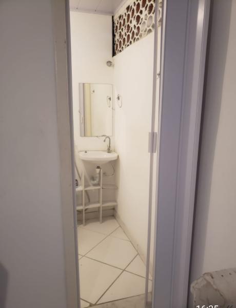 Imagem 5 da galeria do anúncio: Aluguel de quarto para menina estudante